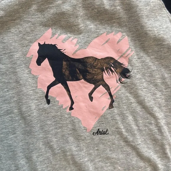 Ariat long sleeved T-shirt. - Picture 3 of 6